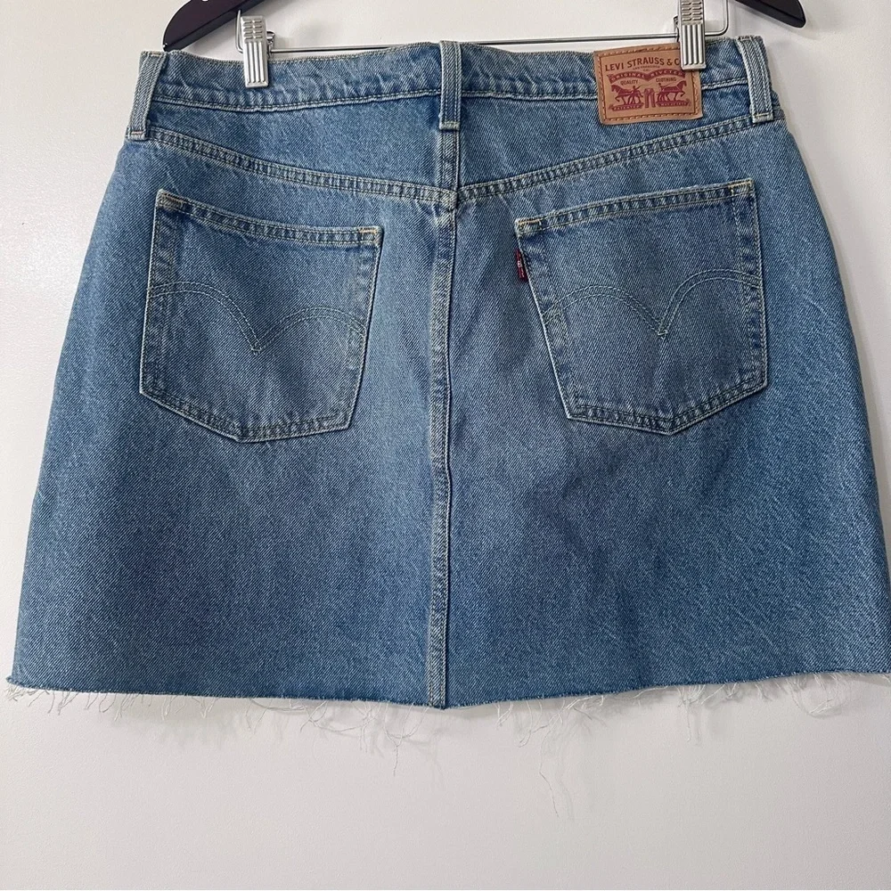 Levi’s High Rise Deconstructed Denim Skirt Size 32